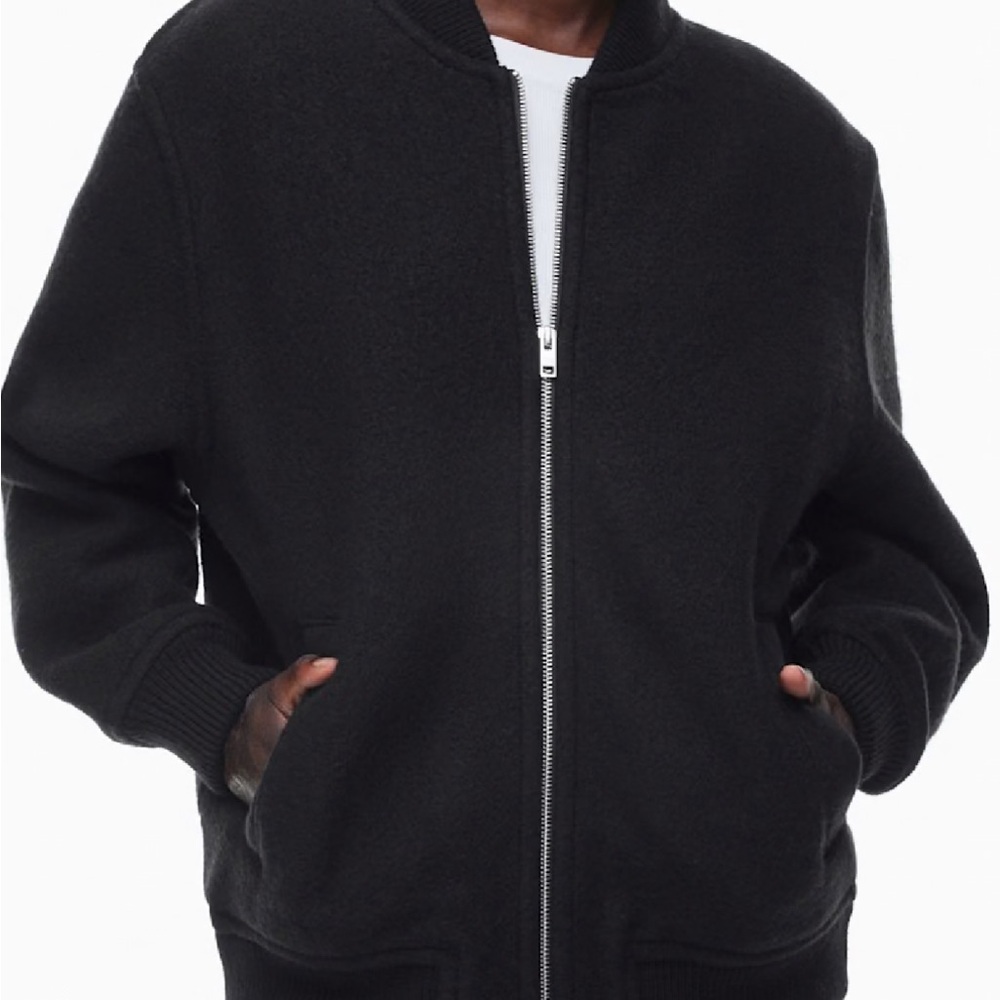 Aritzia Wilfred Free Stable insulated bomber